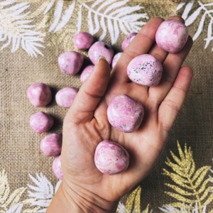 Tumbled Stones A Grade 200 gms- Pink Rhodonite (Peru)