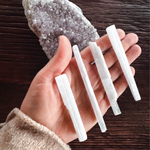 Thin Raw Selenite Wands (100gms)- 9-10 pieces