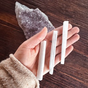 Thin Raw Selenite Wands (100gms)- 9-10 pieces